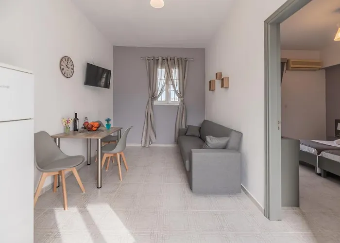 Rhodes Archaggelos Retreat-Nest Among Garden